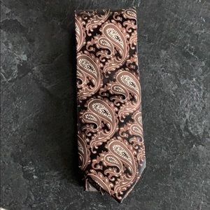 Kenneth Roberts Tie